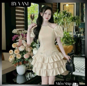 Váy Tafta Cổ Yếm Chân Xếp Ly Ba Tầng M65