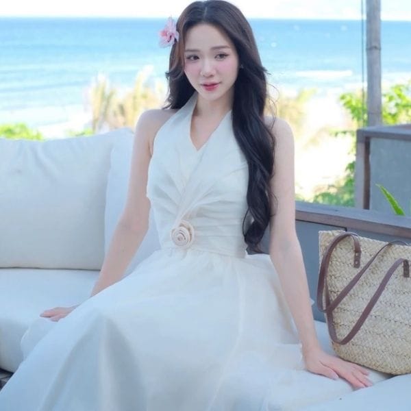 Cách chọn váy maxi tạo dáng chụp ảnh bãi biển đẹp và cuốn hút